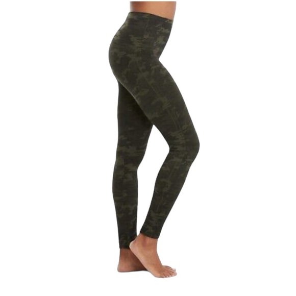 SPANX Green Camo Look At Me Now Leggings Size Medium - Picture 1 of 7